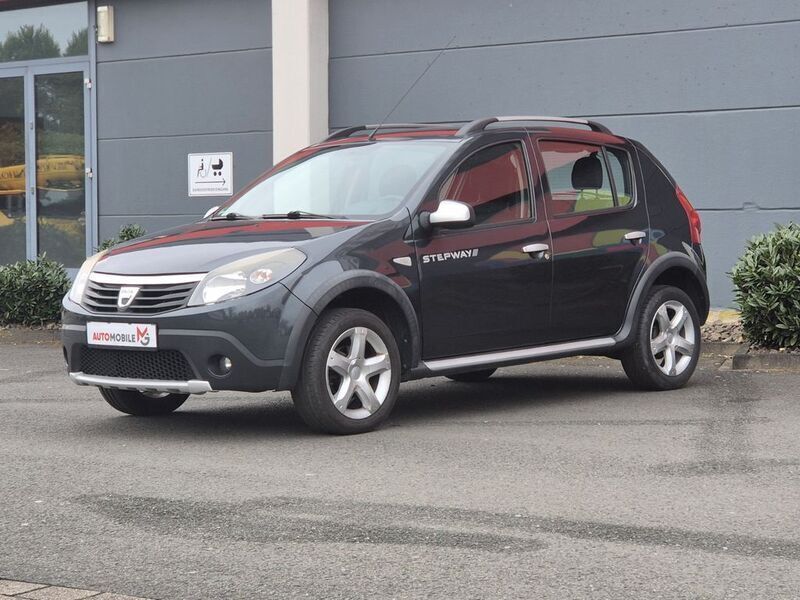 Grau Gebraucht 2012 Dacia Sandero Stepway Kleinwagen | 4.400 € (Fairer Preis) - Bild 1/4