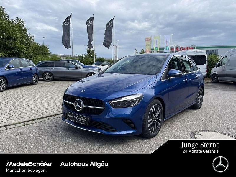 Blau Gebraucht 2025 Mercedes B200 Progressive Van / Kleinbus | 34.940 € (Teuer) - Bild 1/4