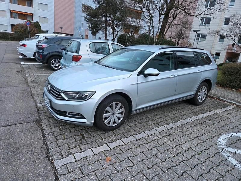 Silber Gebraucht 2018 VW Passat Kombi | 13.300 € (Superpreis) - Bild 1/4