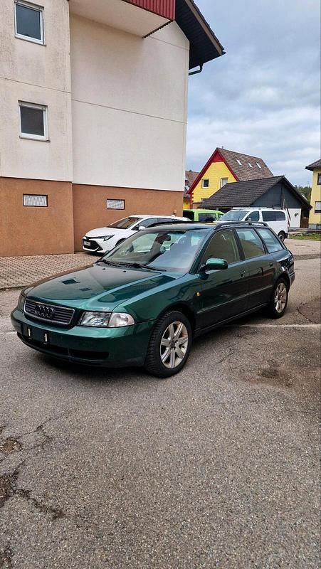 Gebraucht Audi A4 125 PS (91 kW) 1997 Grün Kombi