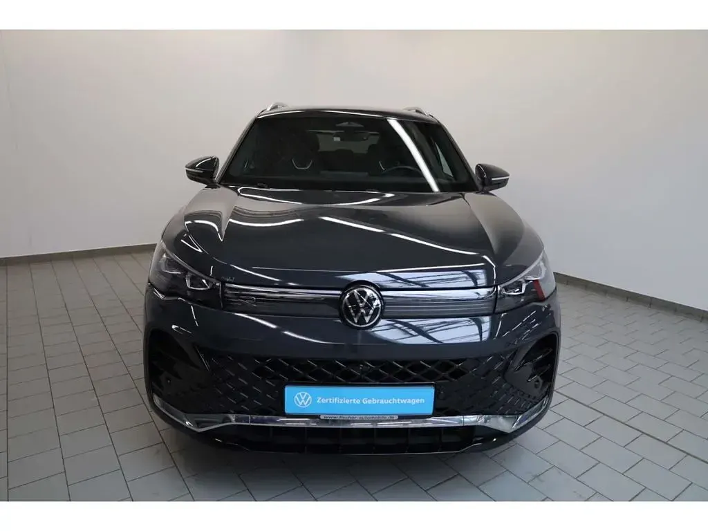 Gebraucht VW Tiguan R-line 204 PS (150 kW) 2024 Grau SUV