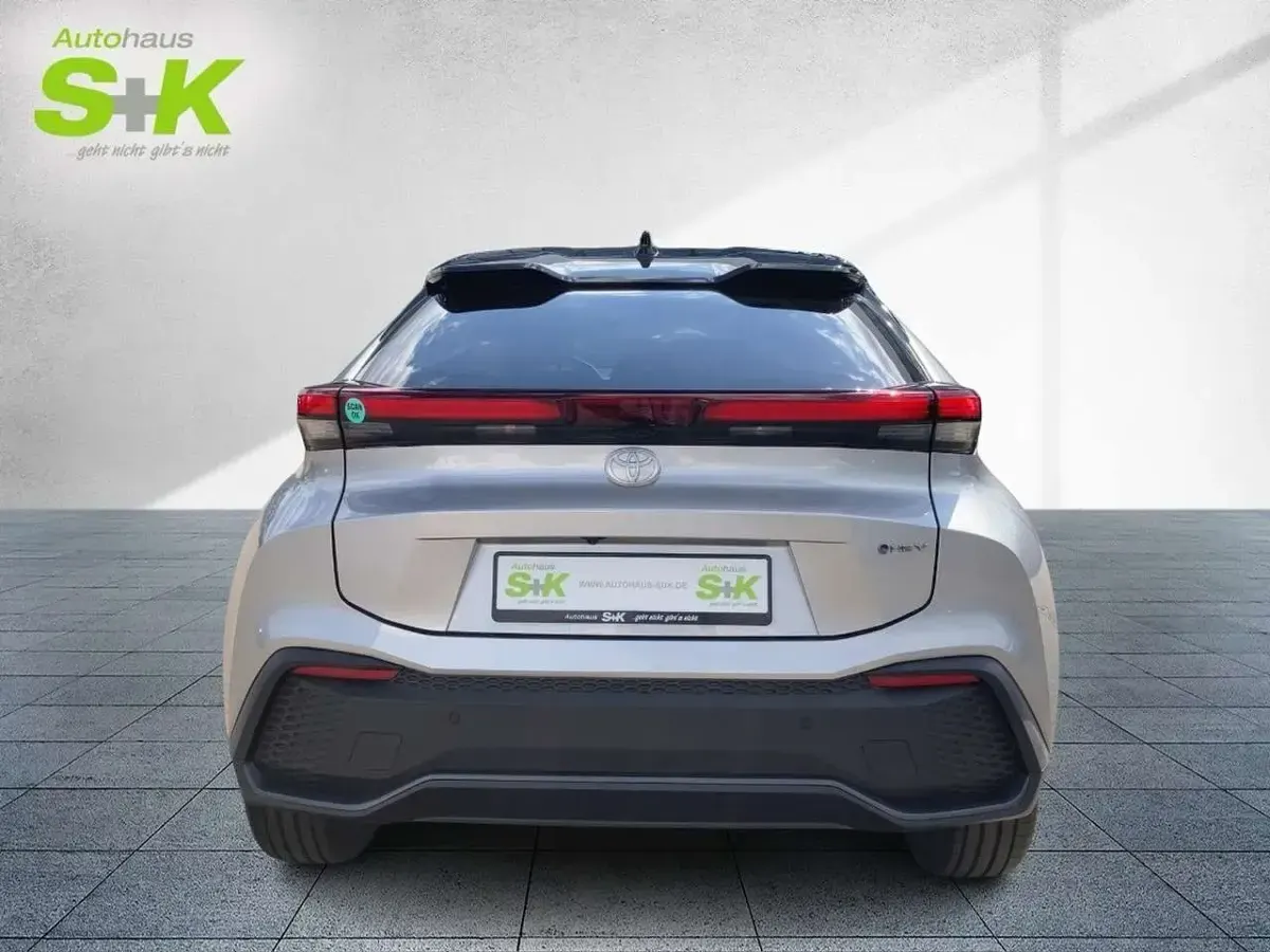Neu Toyota C-HR 197 PS (144 kW) 2025 Silber SUV
