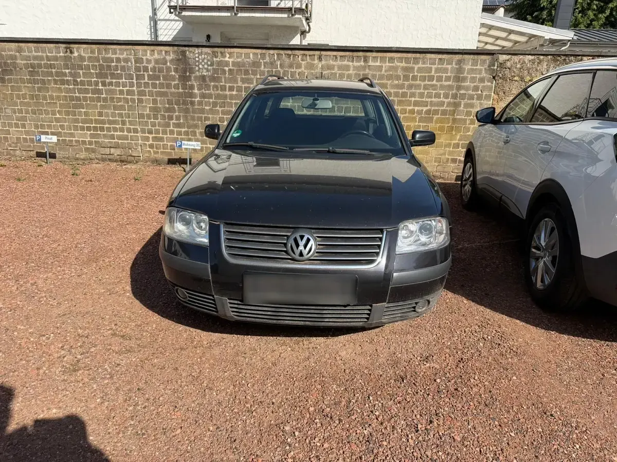 Gebraucht VW Passat 131 PS (96 kW) 2003 Schwarz Kombi