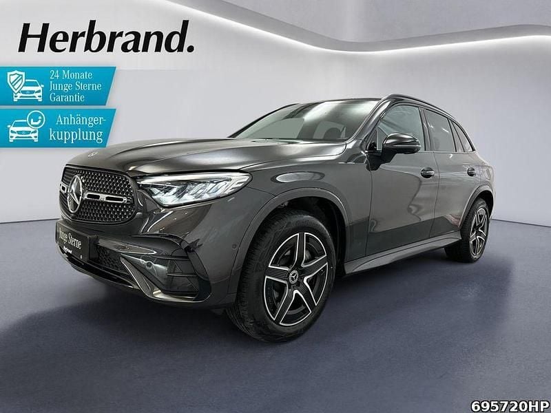 Metalliclack graphitgrau Gebraucht 2025 Mercedes GLC300e AMG SUV | 62.980 € (Guter Preis) - Bild 1/4