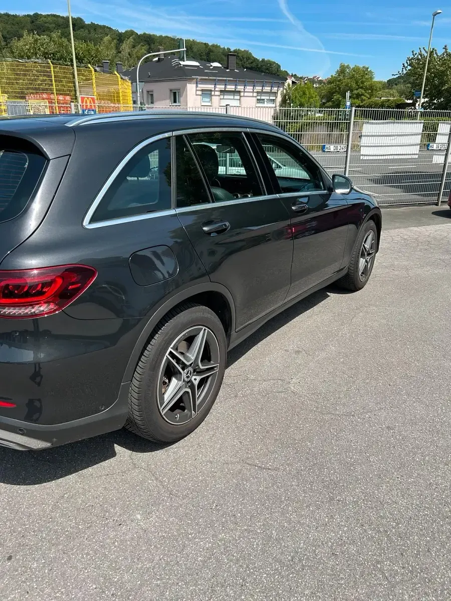 Gebraucht Mercedes GLC300 258 PS (189 kW) 2020 Schwarz SUV