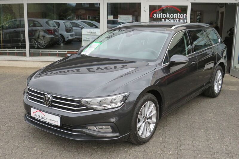 Grau Gebraucht 2023 VW Passat Business Kombi | 27.980 € (Superpreis) - Bild 1/4