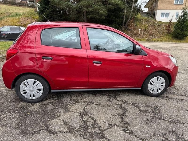 Gebraucht Mitsubishi Space Star 71 PS (52 kW) 2015 Rot Limousine