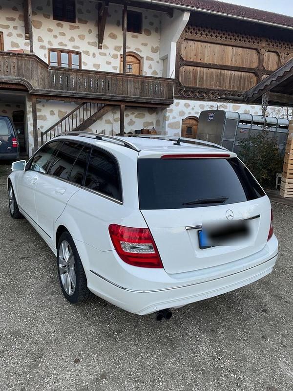Gebraucht Mercedes C200 Avantgarde 136 PS (100 kW) 2012 Weiß Kombi