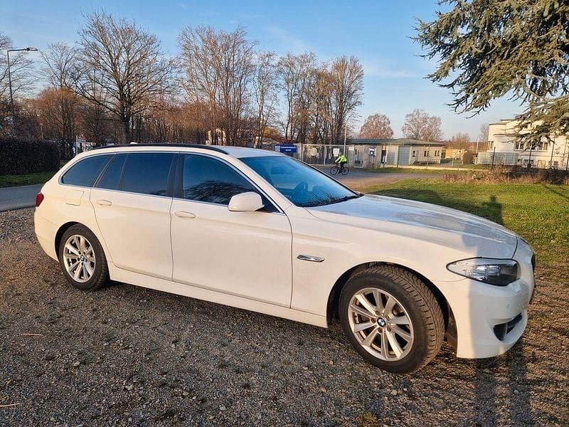 Gebraucht BMW 520 184 PS (135 kW) 2011 Weiß Kombi