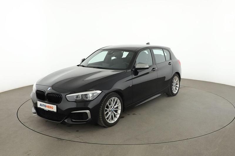 Schwarz Gebraucht 2019 BMW M140 M Sport Limousine | 30.160 € (Superpreis) - Bild 1/3
