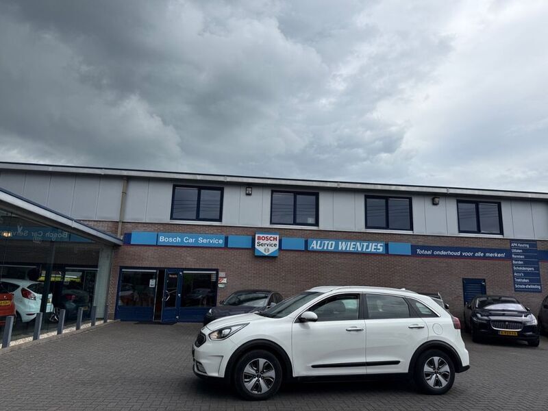 Weiß Gebraucht 2019 Kia Niro SUV | 12.949 € (Guter Preis) - Bild 1/4