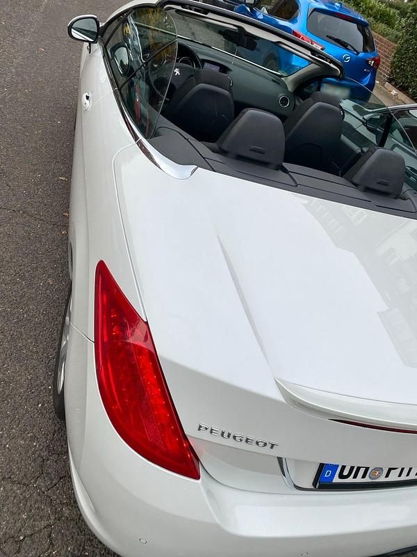 Gebraucht Peugeot 308 CC Access 120 PS (88 kW) 2012 Weiß Cabrio