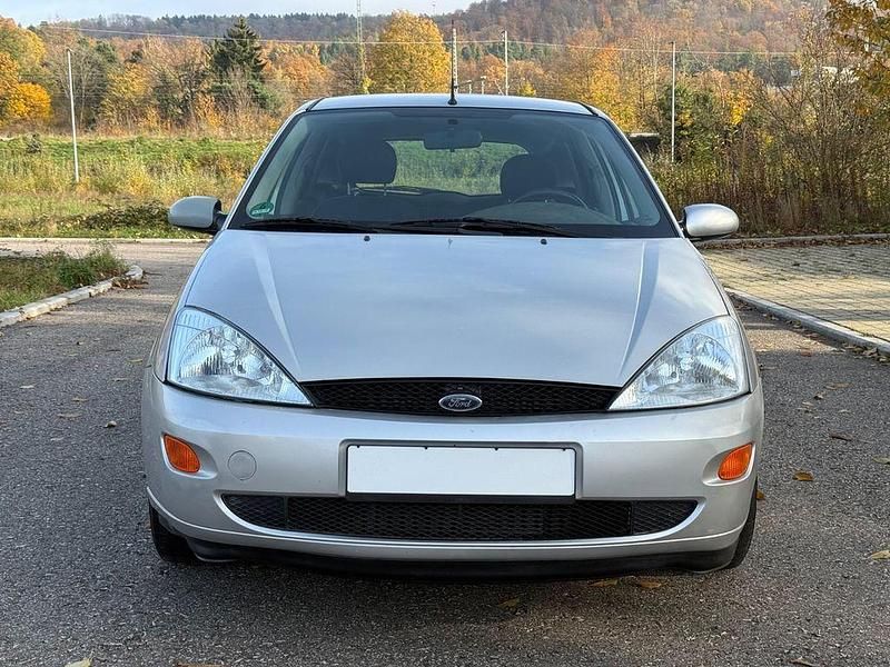 Gebraucht Ford Focus 101 PS (74 kW) 2001 Silber Limousine