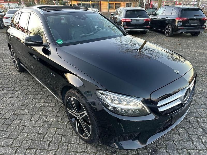 Gebraucht Mercedes C300e Avantgarde 306 PS (225 kW) 2020 Schwarz Limousine
