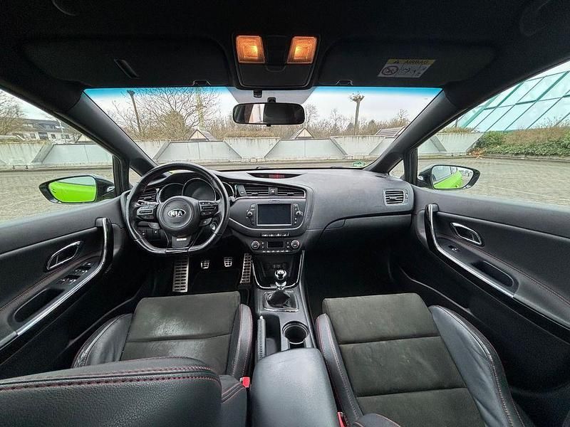 Gebraucht Kia Ceed GT-Challenge 204 PS (150 kW) 2018 Grün Kleinwagen