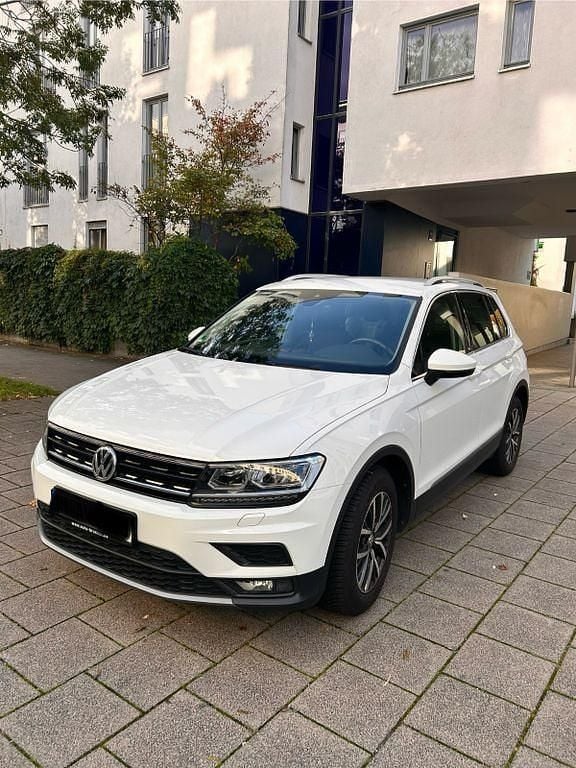 Weiß Gebraucht 2020 VW Tiguan Comfortline SUV | 19.500 € (Superpreis) - Bild 1/4