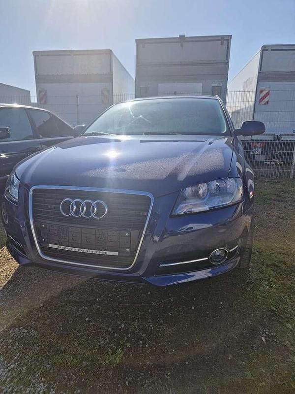 Usata Audi A3 140 CV (102 kW) 2012 Blu Utilitaria