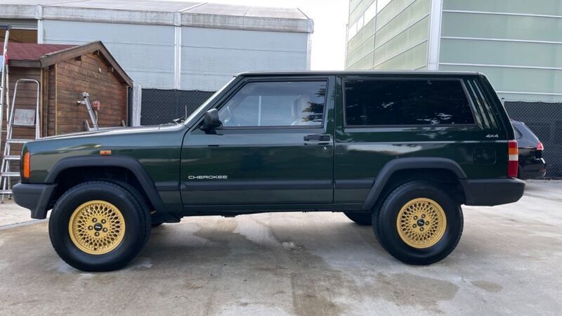 Grün Gebraucht 1998 Jeep Cherokee Sport SUV | 18.900 € - Bild 1/4