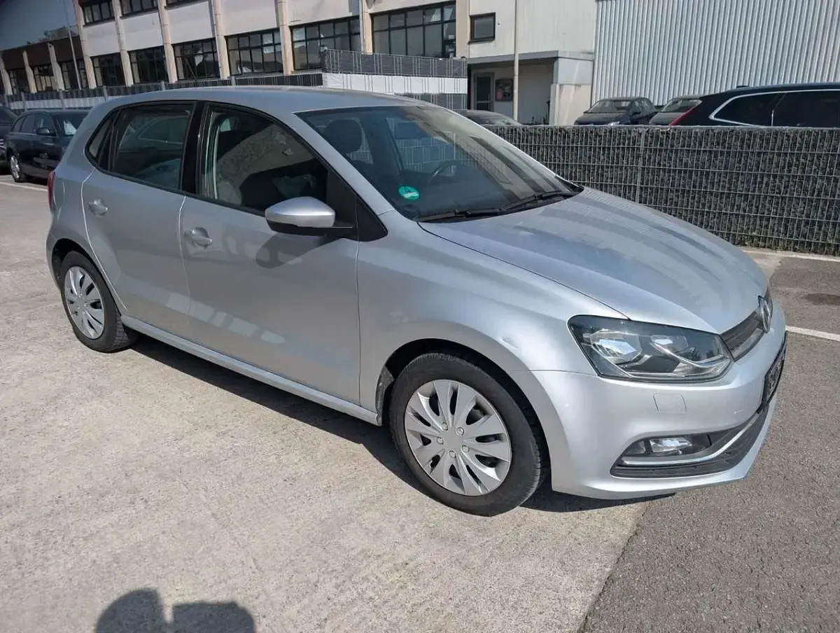 Gebraucht VW Polo Life 90 PS (66 kW) 2015 Silber Kleinwagen