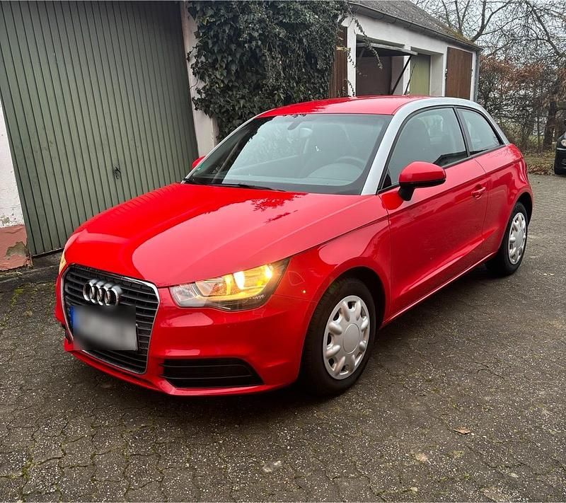 Rot Gebraucht 2011 Audi A1 Kleinwagen | 6.399 € (Fairer Preis) - Bild 1/4