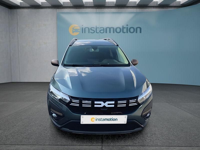 Gebraucht Dacia Jogger 101 PS (74 kW) 2024 Grün Van / Kleinbus