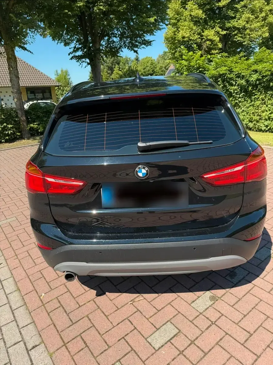 Gebraucht BMW X1 Advantage 110 PS (80 kW) 2017 Schwarz SUV