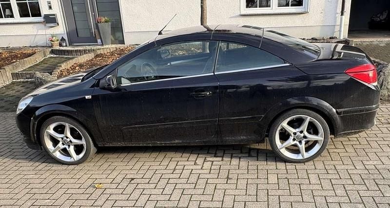 Schwarz Gebraucht 2008 Opel Astra Cabriolet Edition Cabrio | 1.800 € (Guter Preis) - Bild 1/4