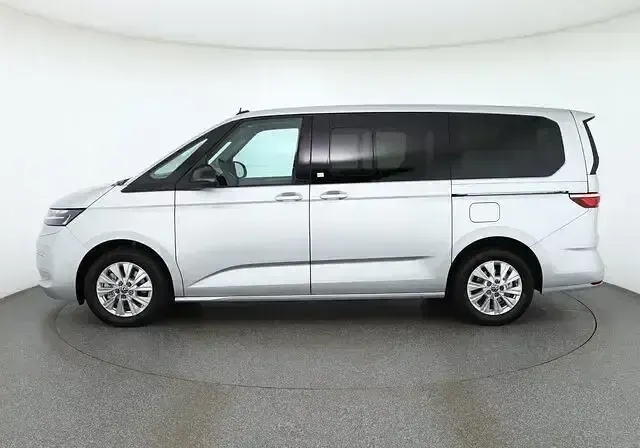 Gebraucht VW Multivan 204 PS (150 kW) 2024 Reflexsilber metallic Van / Kleinbus