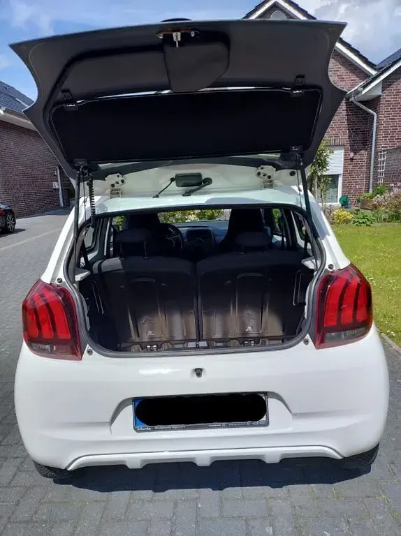 Gebraucht Peugeot 108 Active 72 PS (52 kW) 2021 Weiß Limousine