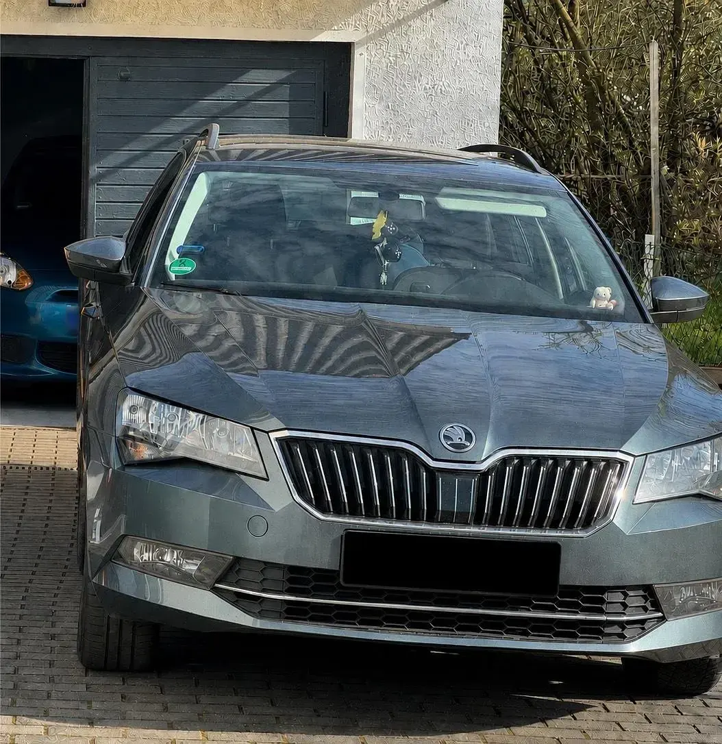 Gebraucht Skoda Superb 180 PS (132 kW) 2016 Andere farben Kombi