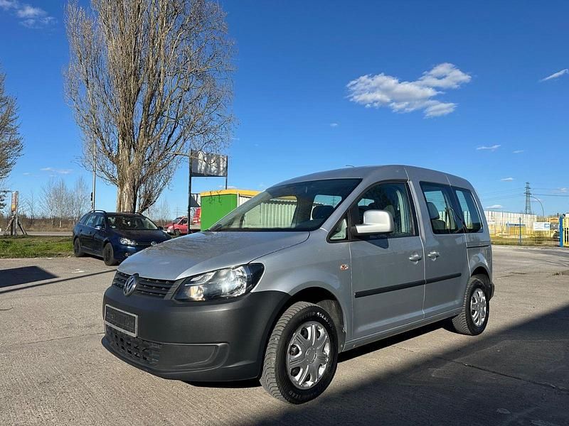 Gebraucht VW Caddy Trendline 102 PS (75 kW) 2012 Silber Van / Kleinbus