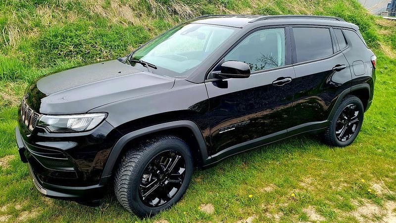Second-hand Jeep Compass 241 CP (177 kW) 2022 Negru SUV