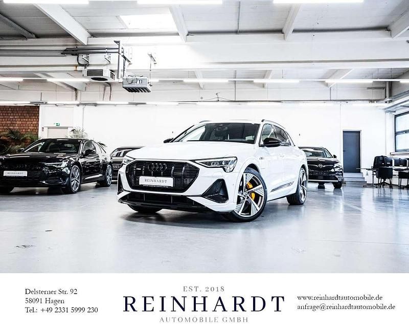 Gletscherweiß metallic Gebraucht 2023 Audi e-tron S-Line SUV | 47.755 € - Bild 1/3