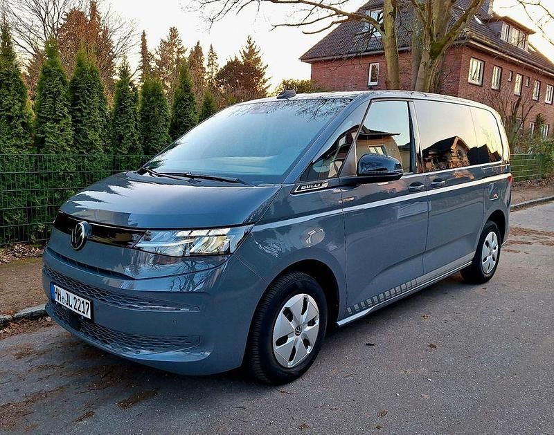 Gebraucht VW Multivan 136 PS (100 kW) 2024 Grau Van
