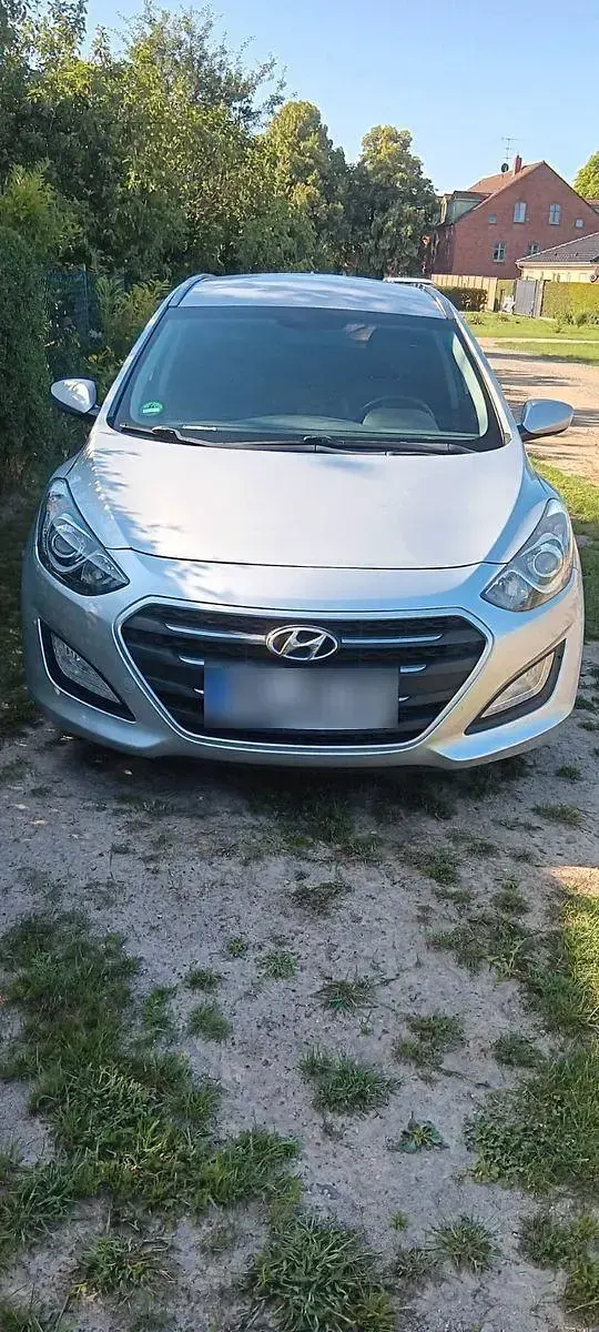 Gebraucht Hyundai i30 Passion 120 PS (88 kW) 2016 Silber Kombi