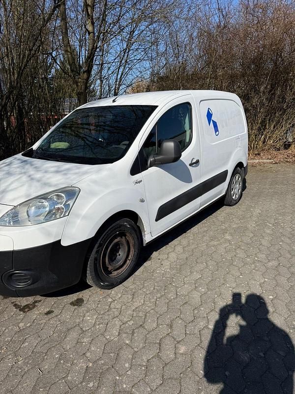 Gebraucht Peugeot Partner 90 PS (66 kW) 2011 Weiß Van / Kleinbus