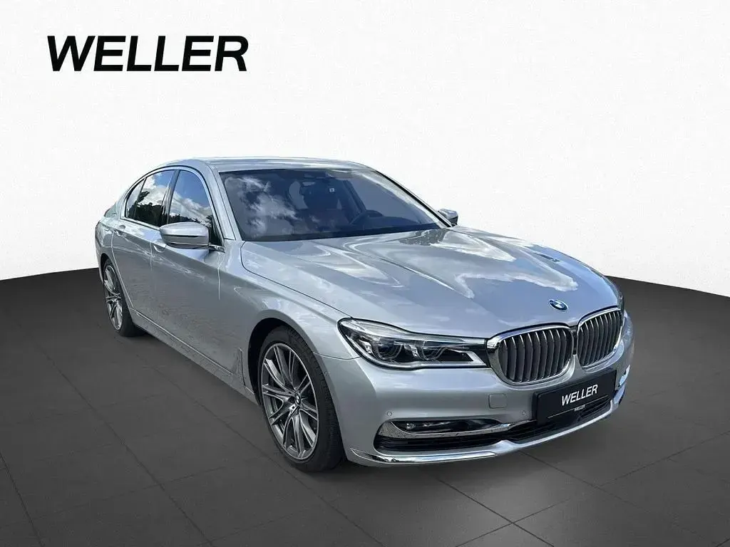 Gebraucht BMW 750 Comfort Edition 449 PS (330 kW) 2017 Glaciersilber (silber) Limousine