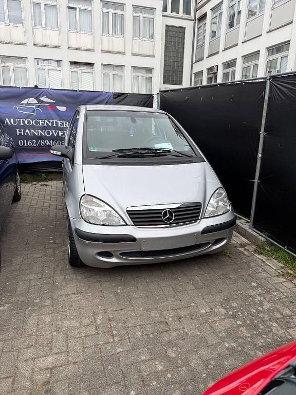 Silber Gebraucht 2003 Mercedes A140 Elegance Van / Kleinbus | 1.999 € (Fairer Preis) - Bild 1/4