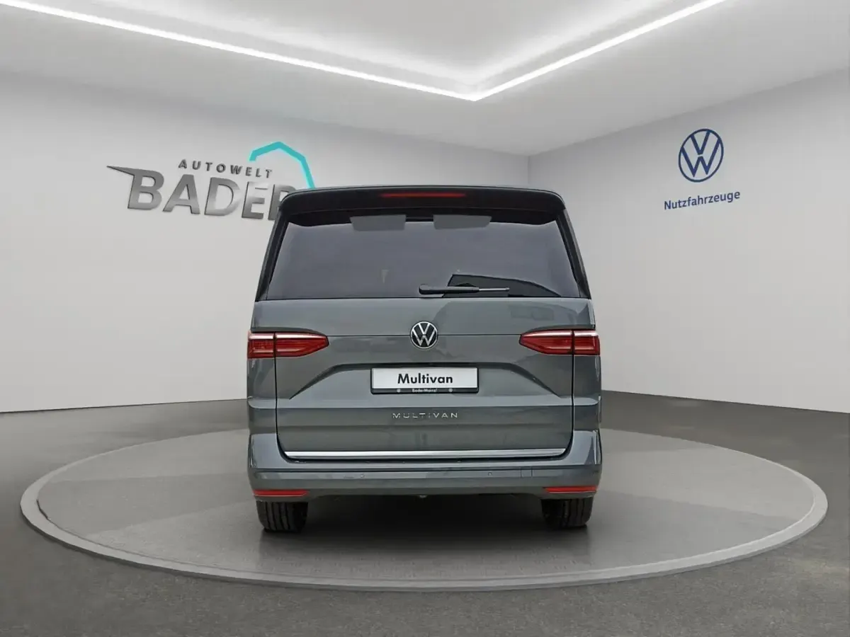 Gebraucht VW Multivan Style 150 PS (110 kW) 2025 Van / Kleinbus