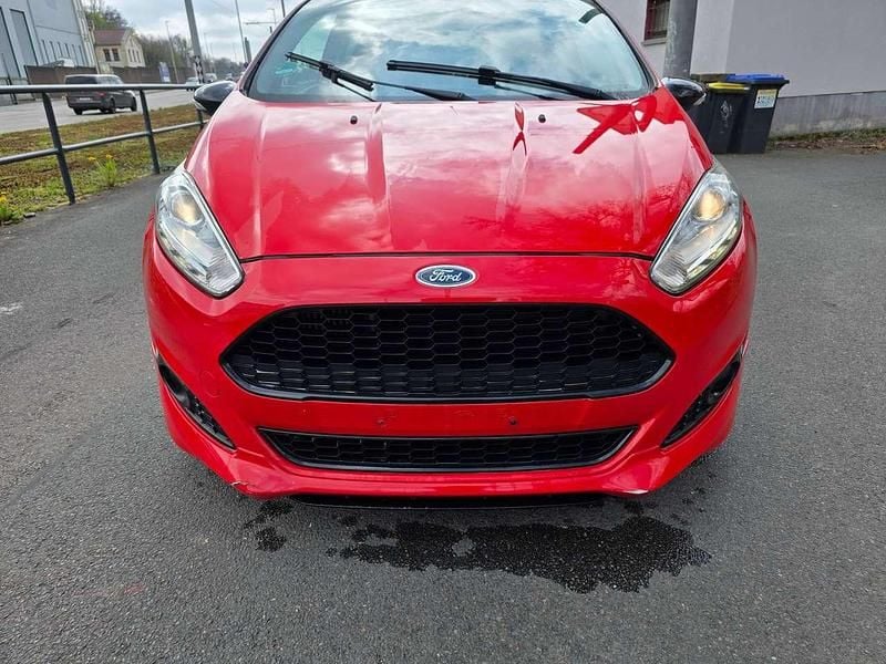 Gebraucht Ford Fiesta Sport 140 PS (102 kW) 2014 Rot Kleinwagen