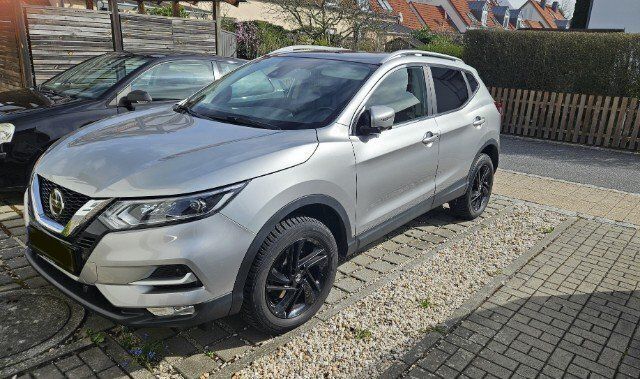 Silber Gebraucht 2019 Nissan Qashqai Tekna SUV | 18.300 € (Fairer Preis) - Bild 1/4