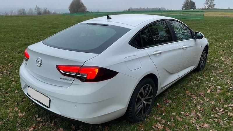 Gebraucht Opel Insignia Sport 136 PS (100 kW) 2018 Weiß Limousine