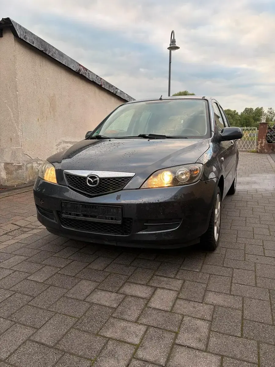 Gebraucht Mazda 2 80 PS (58 kW) 2007 Grau Kleinwagen