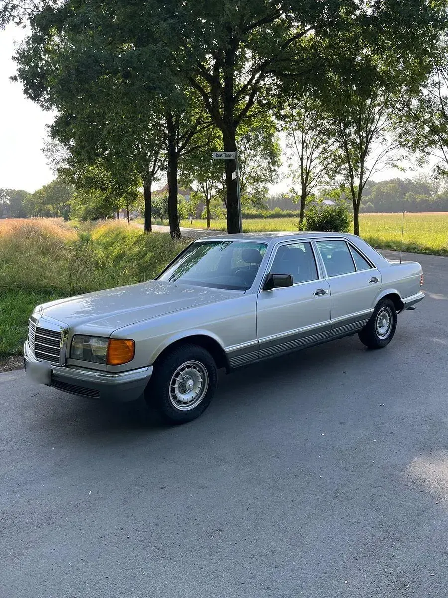 Gebraucht Mercedes 280 185 PS (136 kW) 1983 Silber Limousine
