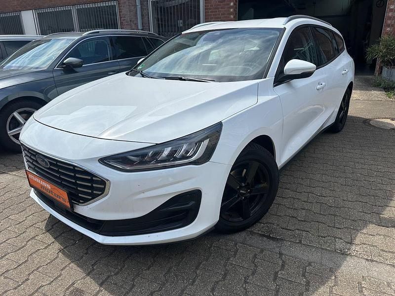 Weiß Gebraucht 2022 Ford Focus Style Limousine | 11.680 € (Fairer Preis) - Bild 1/4