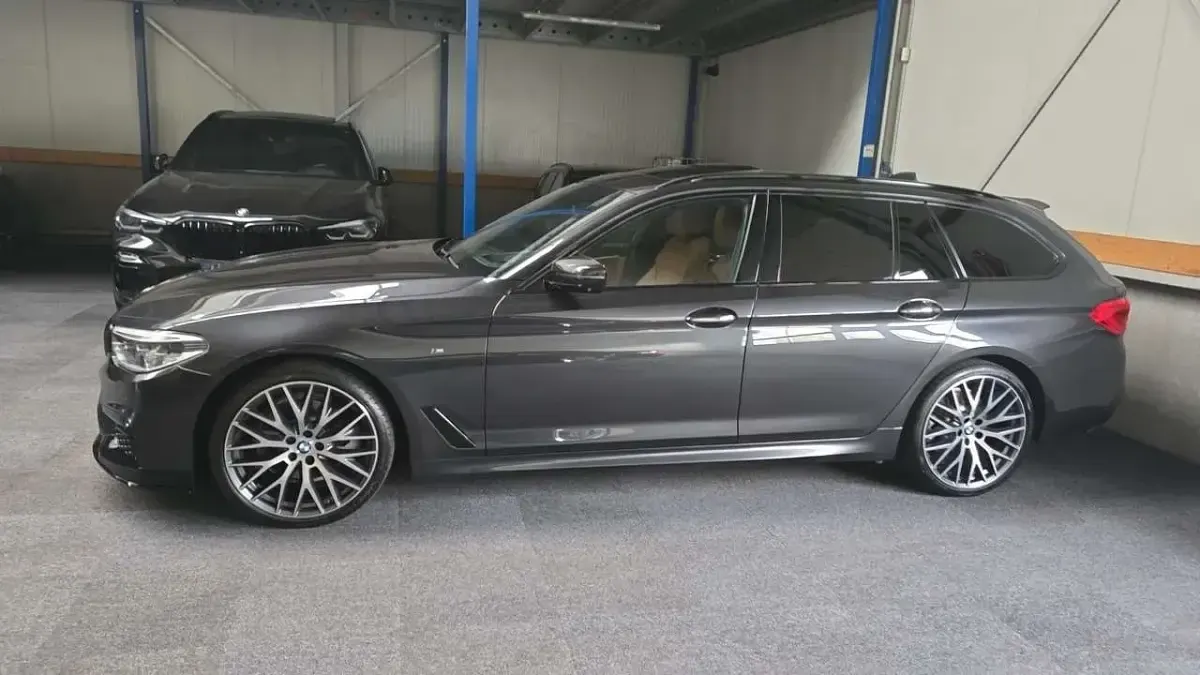 Gebraucht BMW 520 M Performance 190 PS (139 kW) 2018 Schwarz Kombi