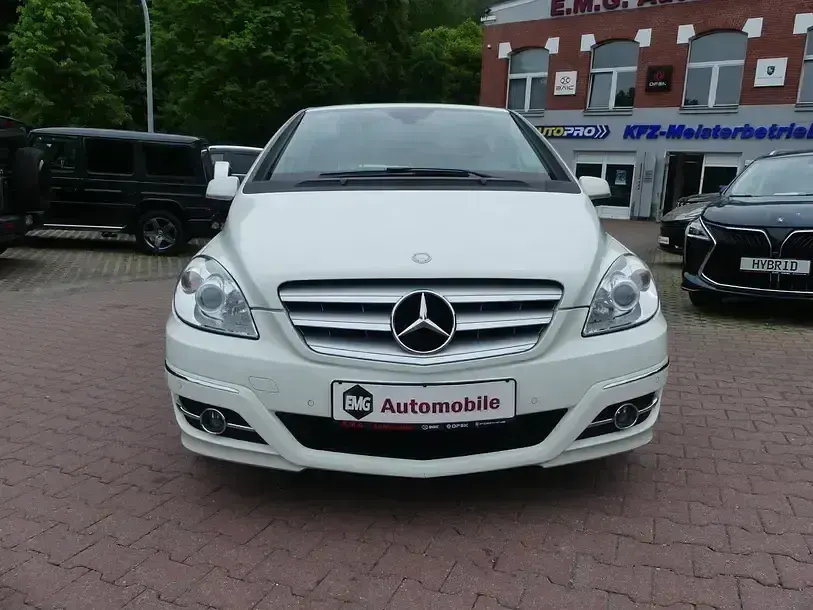 Gebraucht Mercedes B160 95 PS (69 kW) 2011 Weiß Van / Kleinbus