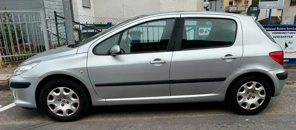 Gebraucht Peugeot 307 88 PS (64 kW) 2006 Silber Limousine