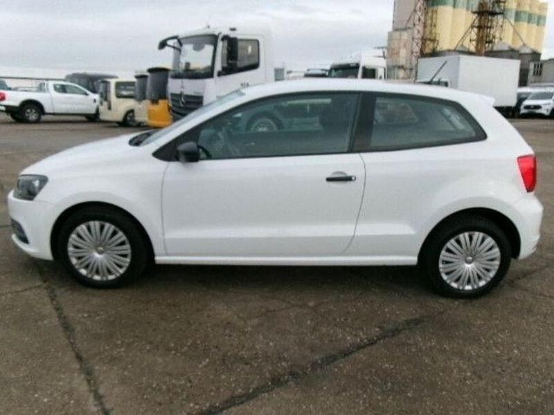 Gebraucht VW Polo Trendline 60 PS (44 kW) 2017 Weiß Kleinwagen