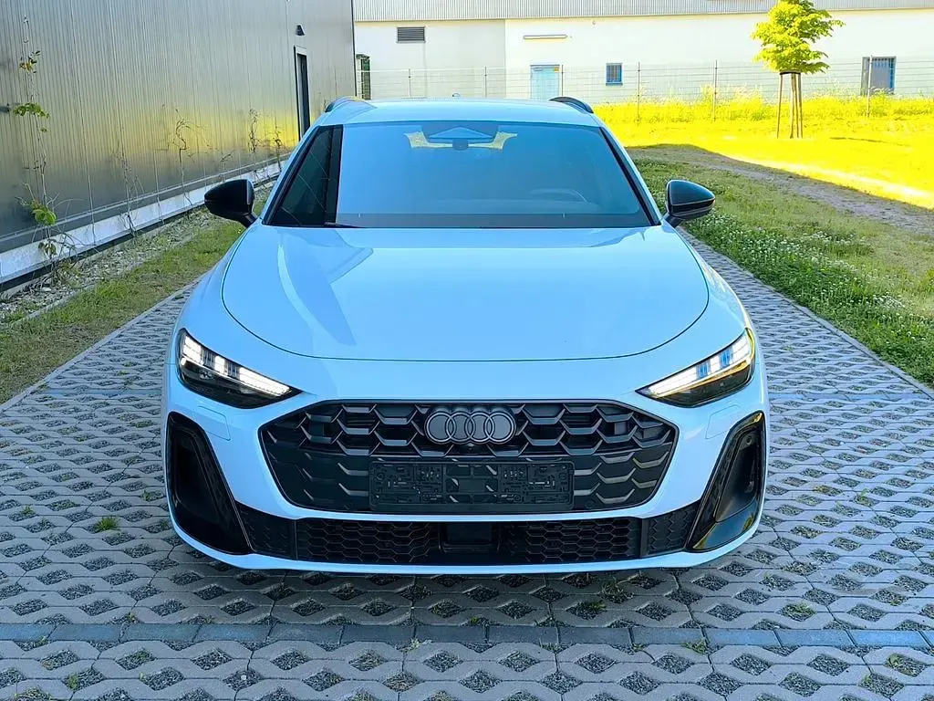 Gebraucht Audi A5 S-line plus 204 PS (150 kW) 2025 Weiß Kombi